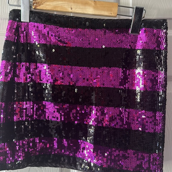 Sequin miniskirt - Picture 2 of 3